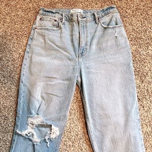 Abercrombie Curve Love Ultra High Rise 90’s Straight Jeans